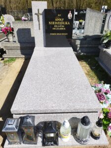 nagrobek49